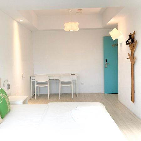 4Plus Hostel Taipeh Exterior foto