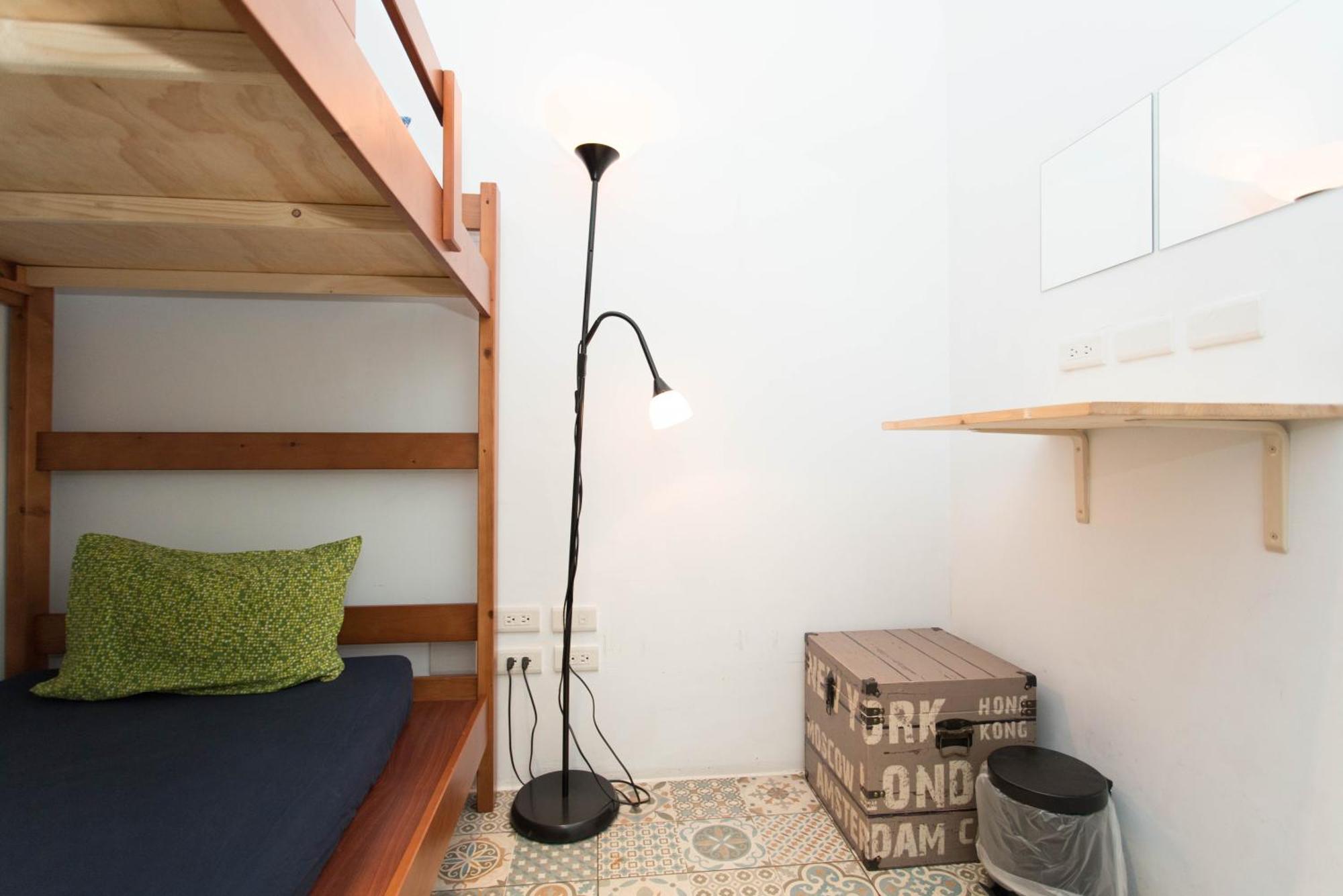 4Plus Hostel Taipeh Exterior foto